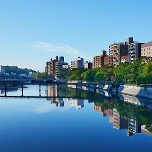 En 3*, Hiroshima Japon