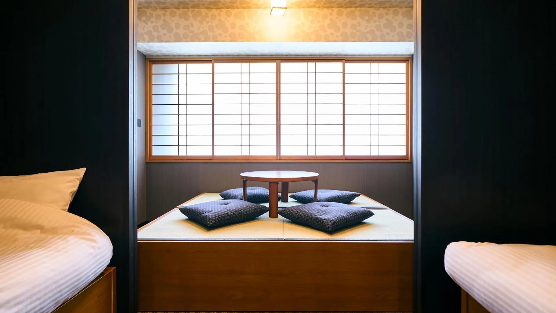 Cogo Tennoji Ōsaka 0*,  Japon